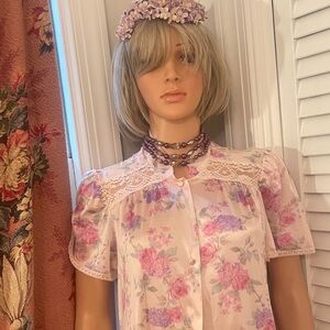 Vintage VANITY FAIR floral print nightgown . Size SMALL